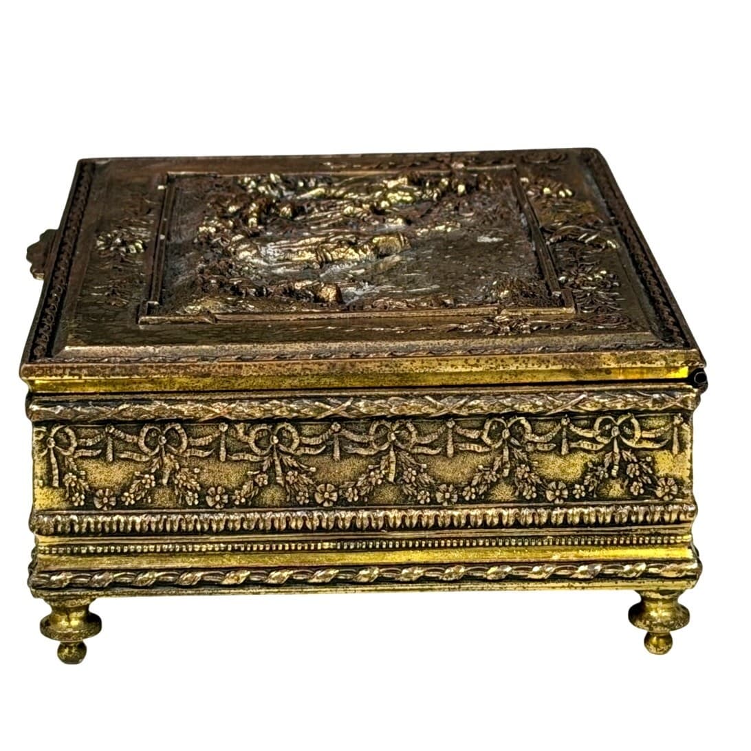 Jennings Brothers c. 1900-1915 Lined Large Bronze Repoussé Vanity Box - Thumbnail 3