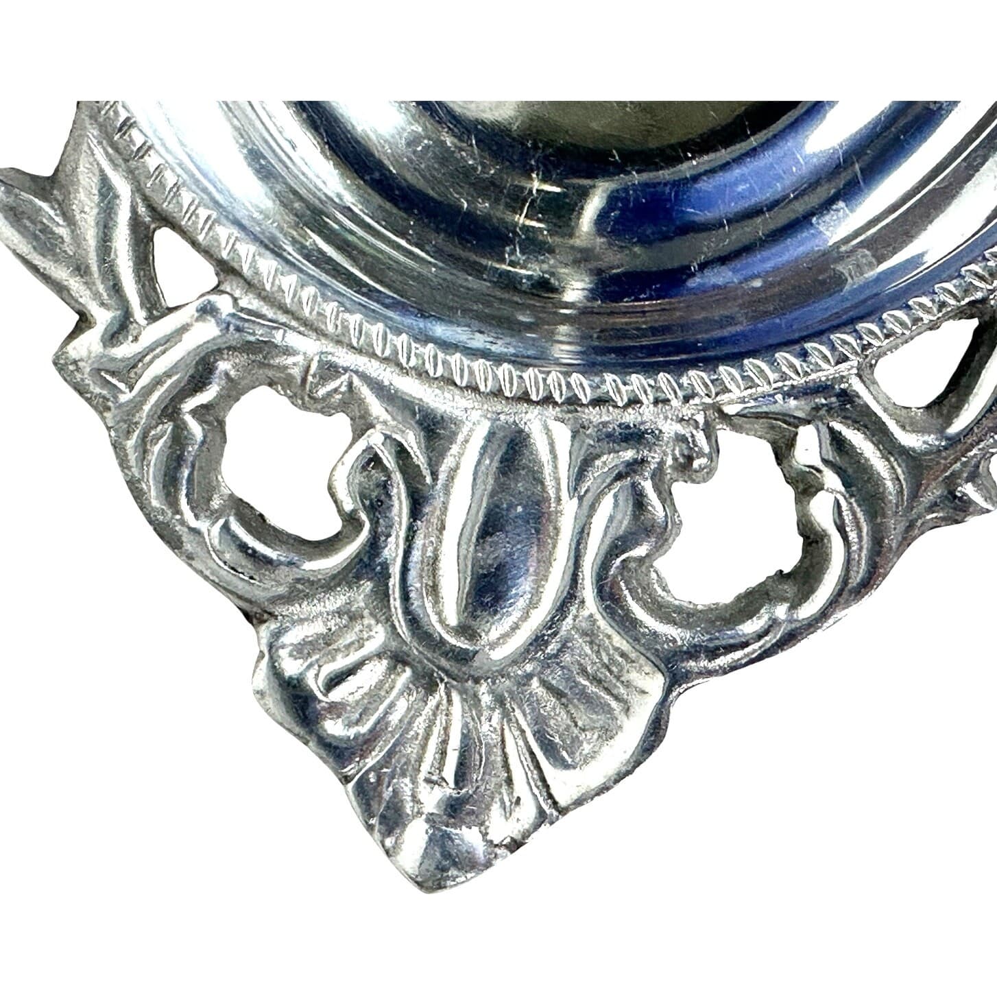 Aluminum Embellished Oval Vintage Serving Tray-Excellent - Thumbnail 3