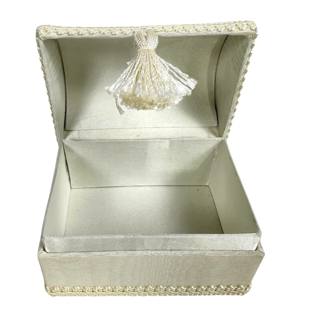 Child’s Crocheted Lace Dress Gloves/Pair of Linen Gloves in Silk Treasure Chest - Thumbnail 6