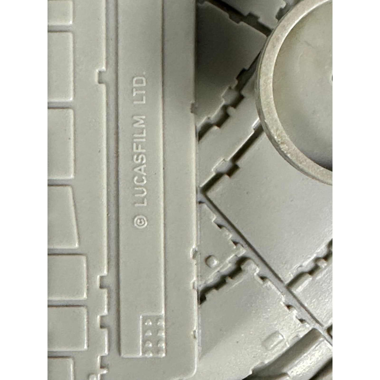 1995 Louis Galoob Toys Millennium Falcon Clamshell-Missing Some Parts - Thumbnail 4