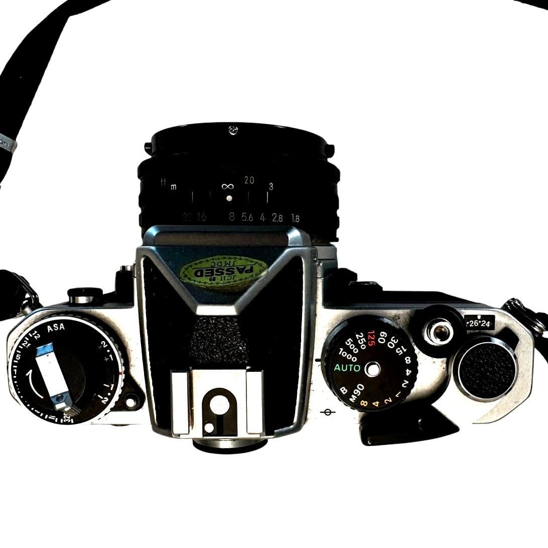 Nikon FE 35mm SLR Film Vintage 1978-83 Camera with Nikon Series E 150mm 1.8 Lens - Thumbnail 6