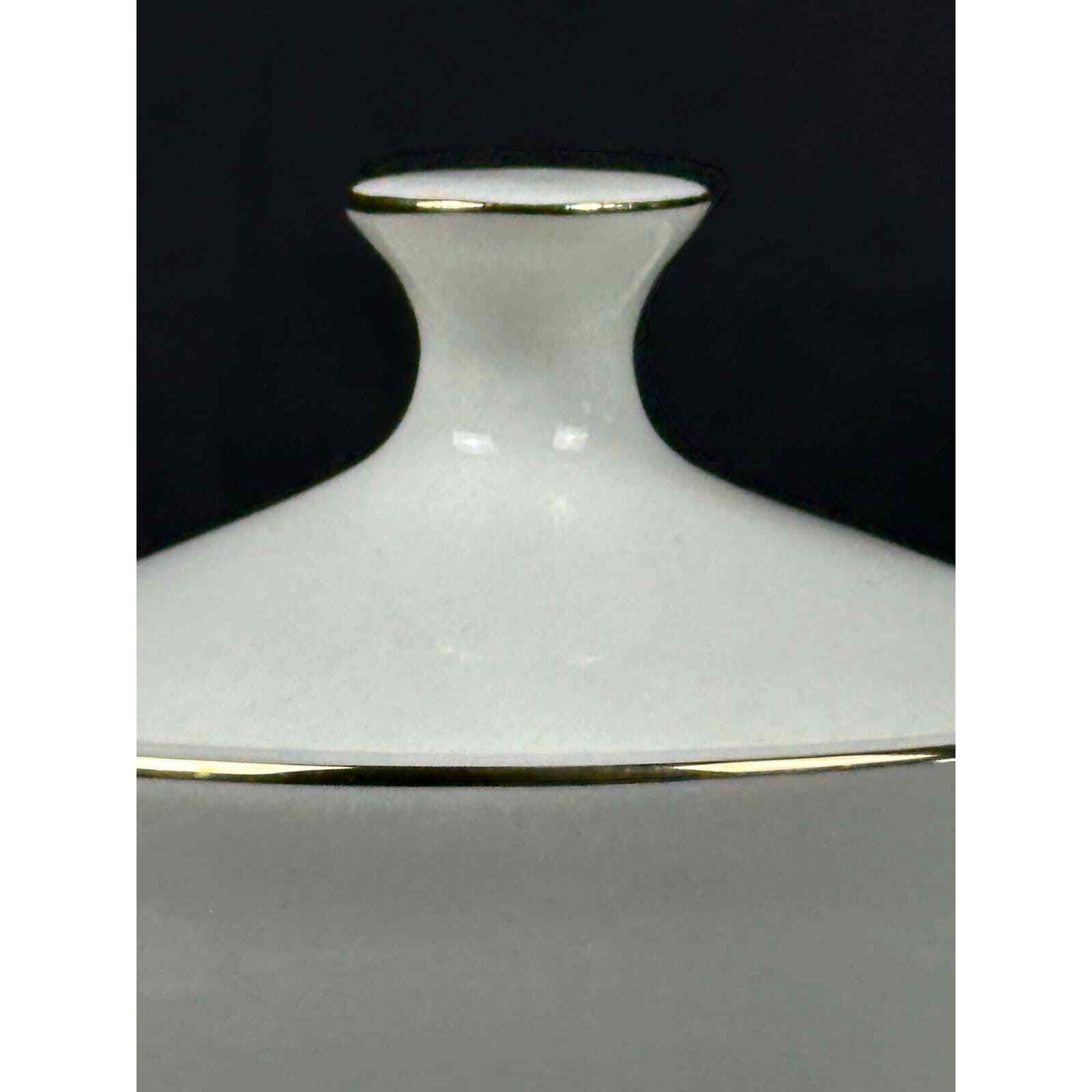 Sonoma Lifestyle Sugar Bowl with Lid white with Gold Trim - Thumbnail 2