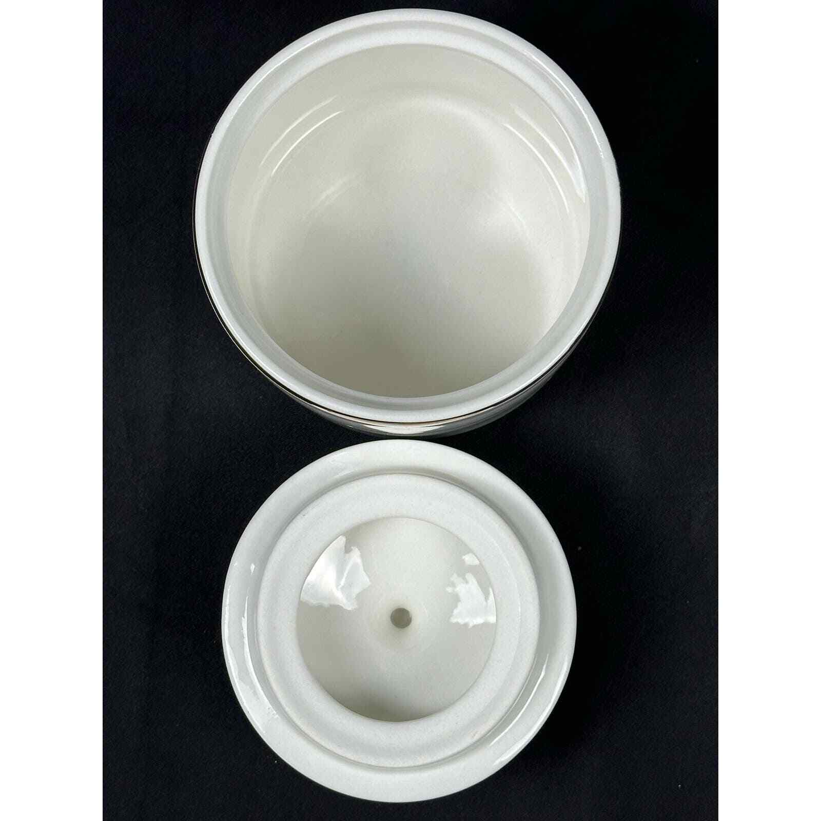 Sonoma Lifestyle Sugar Bowl with Lid white with Gold Trim - Thumbnail 4