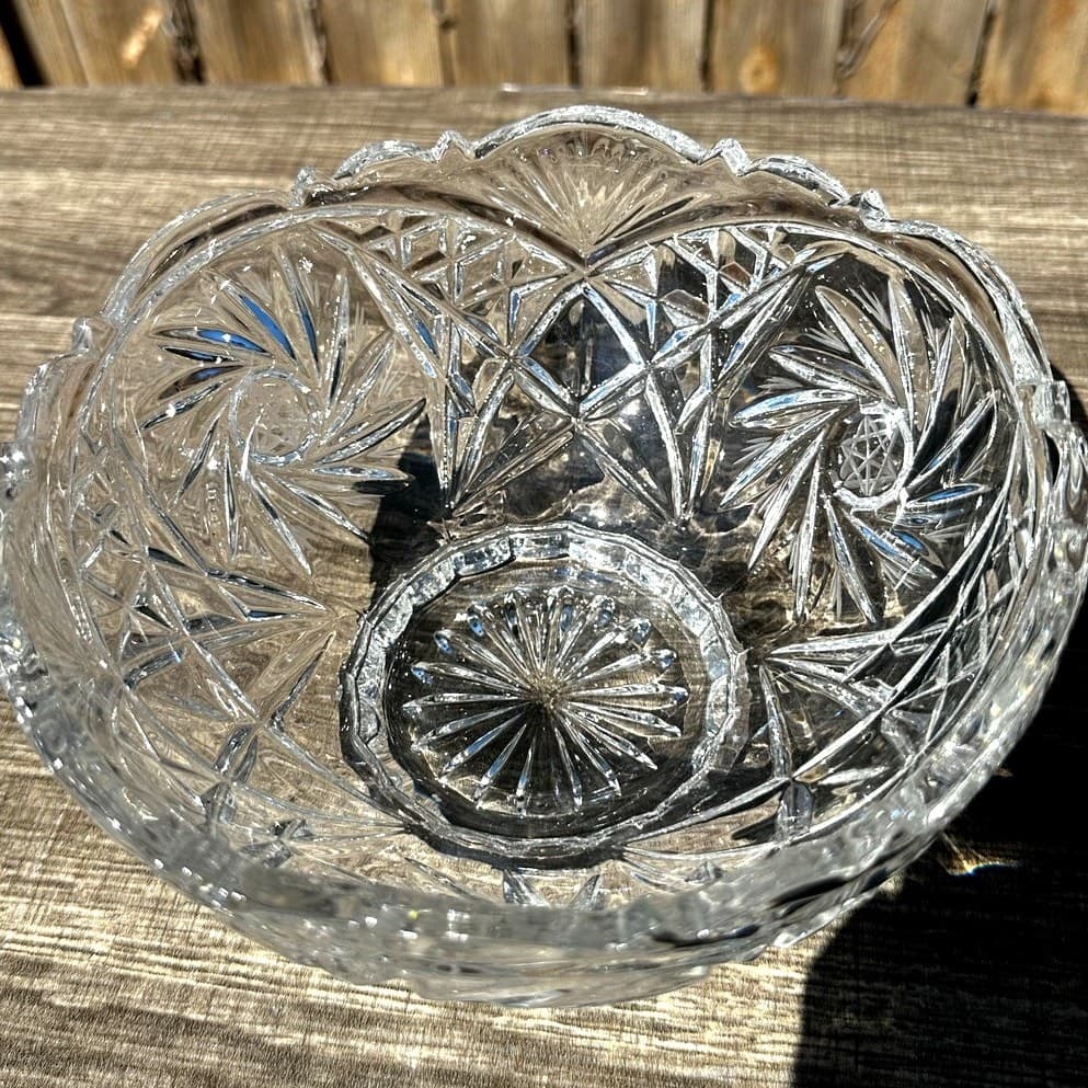 Heavy Pinwheel Star of David 8" Glass Footed Base Scalloped Rim Serving Bowl - Thumbnail 2