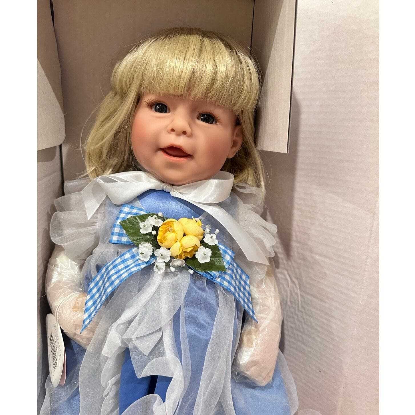Lee Middleton Original Dolls "Blue Bell" Model 01139-2004-215/350 NEW in Box! - Thumbnail 2