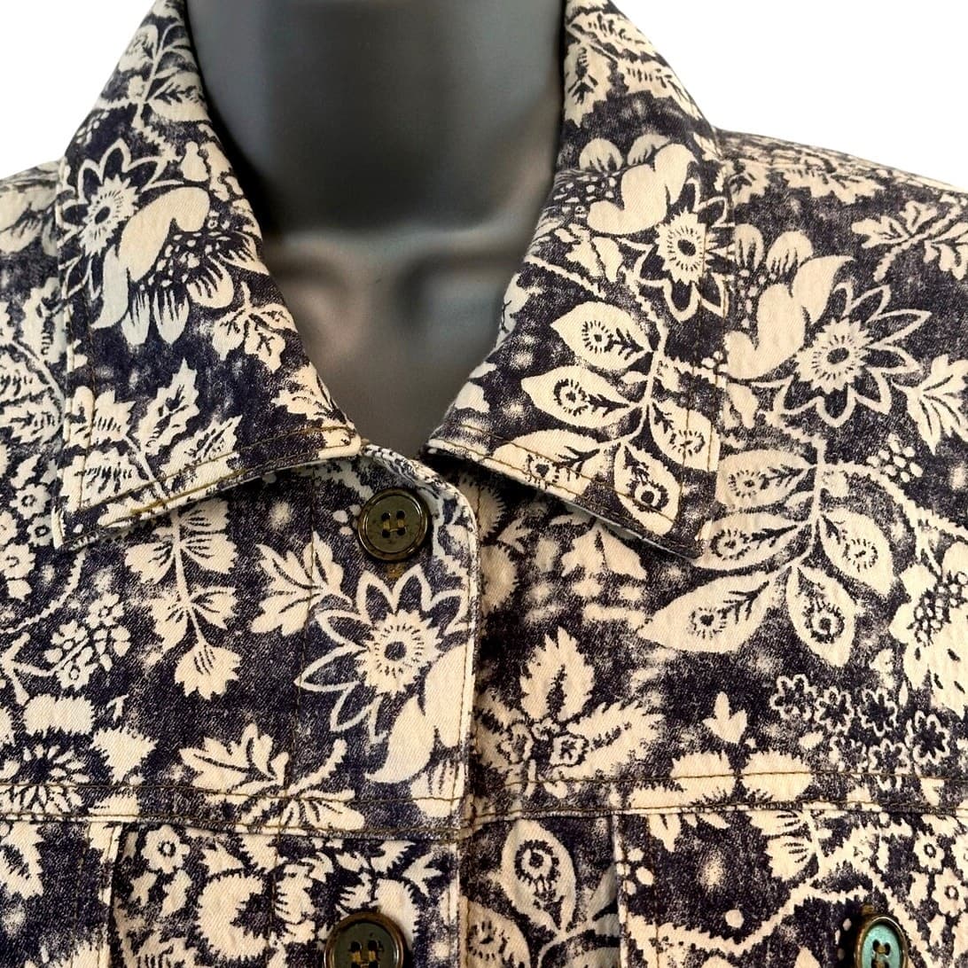 Rebecca Malone Floral Denim Blue & White Button Woman’s Blouse Shirt L Excellent - Thumbnail 3