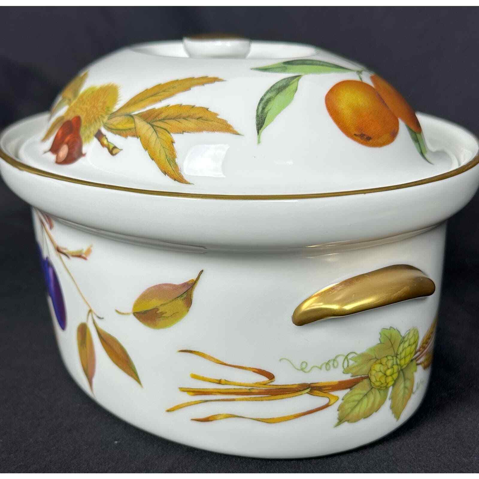Royal Worcester EVESHAM Gold 2.5 QT Casserole with Lid England Vintage Retired - Thumbnail 17