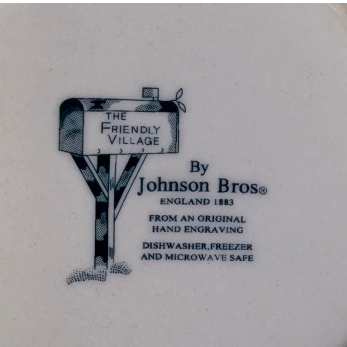 Johnson Bros Friendly Village England Covered Bridge Handled Serving Bowl w/Lid - Thumbnail 8