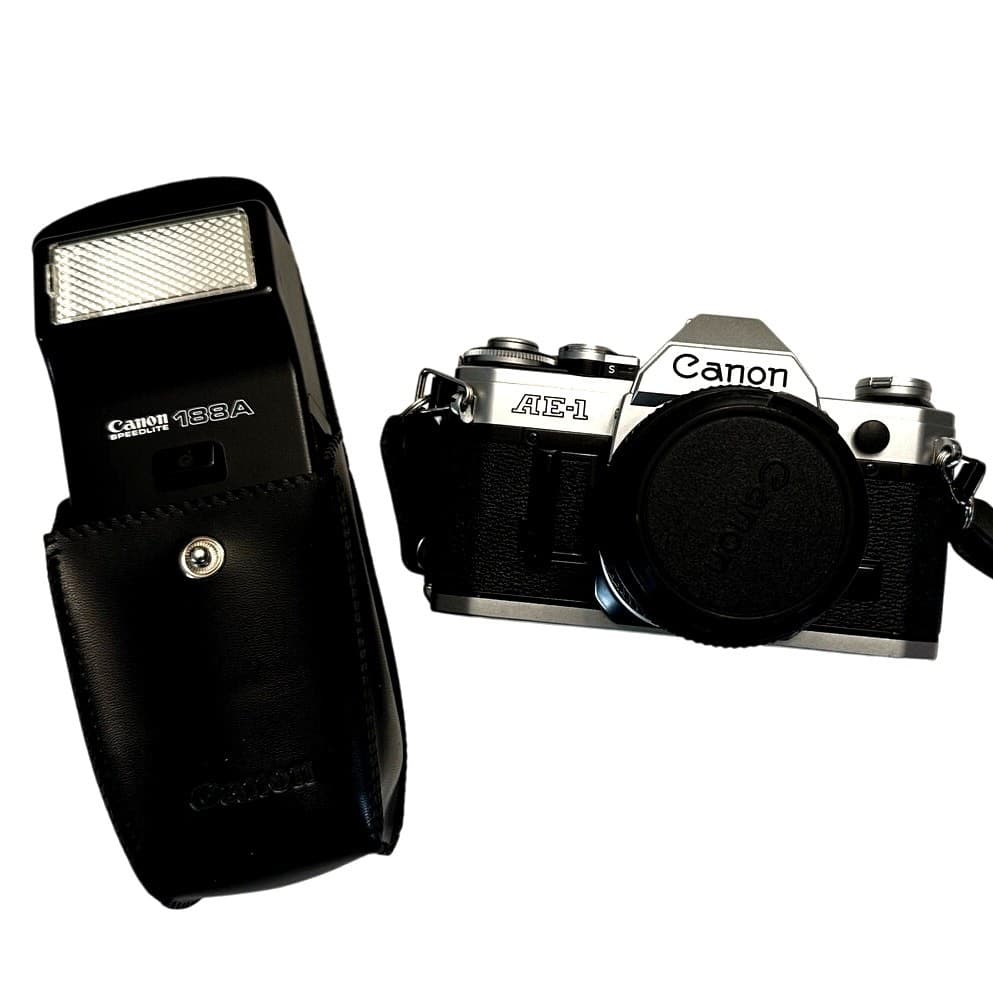 Canon AE-1 SLR Film Camera + Canon FD 50 mm 1:18 Lens + Speedlite 188A Flash - Thumbnail 2
