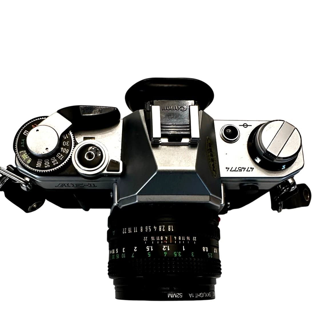 Canon AE-1 SLR Film Camera + Canon FD 50 mm 1:18 Lens + Speedlite 188A Flash - Thumbnail 4