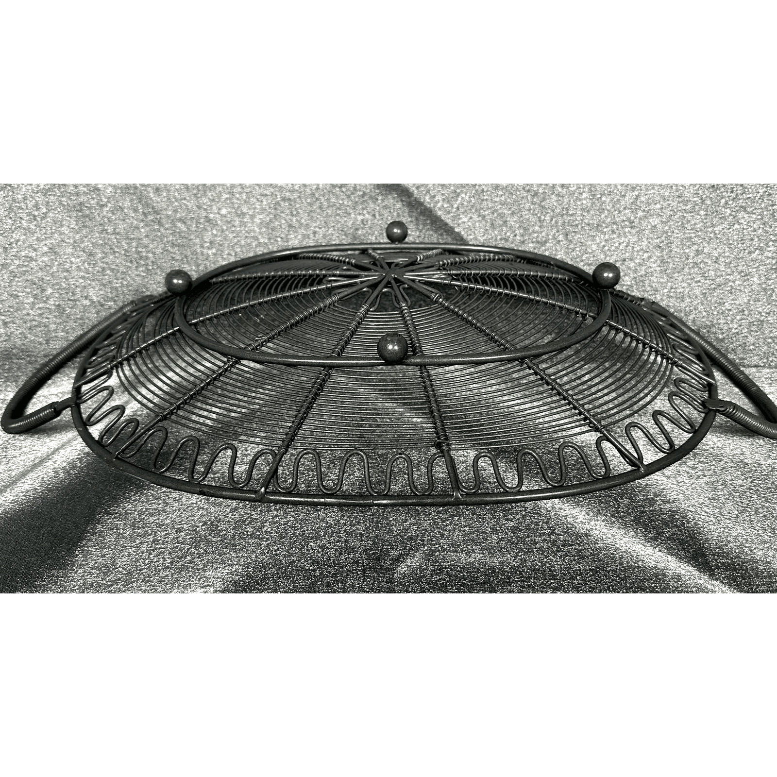 Wire Oval Shallow Fruit Basket with Handles Centerpiece- 18" x 11" - Thumbnail 5