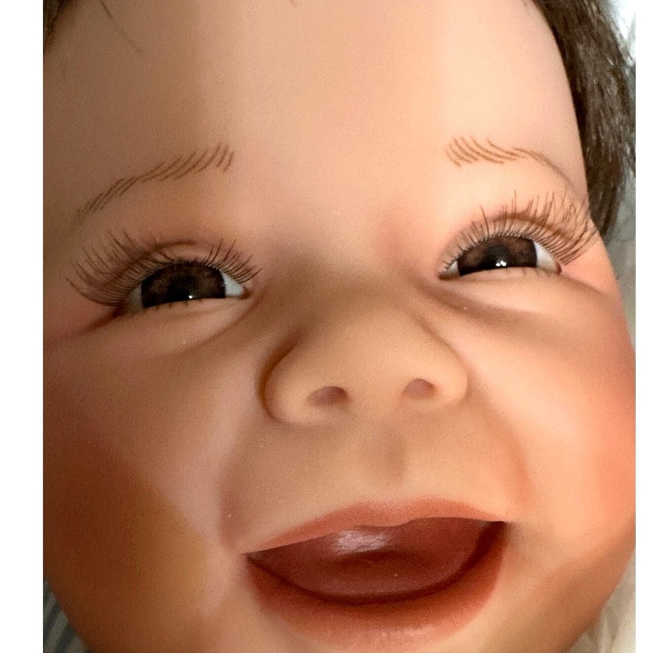 Lee Middleton 1999 Original Doll Model 00151 #1140/2500- "Surprise"-NEW! - Thumbnail 2
