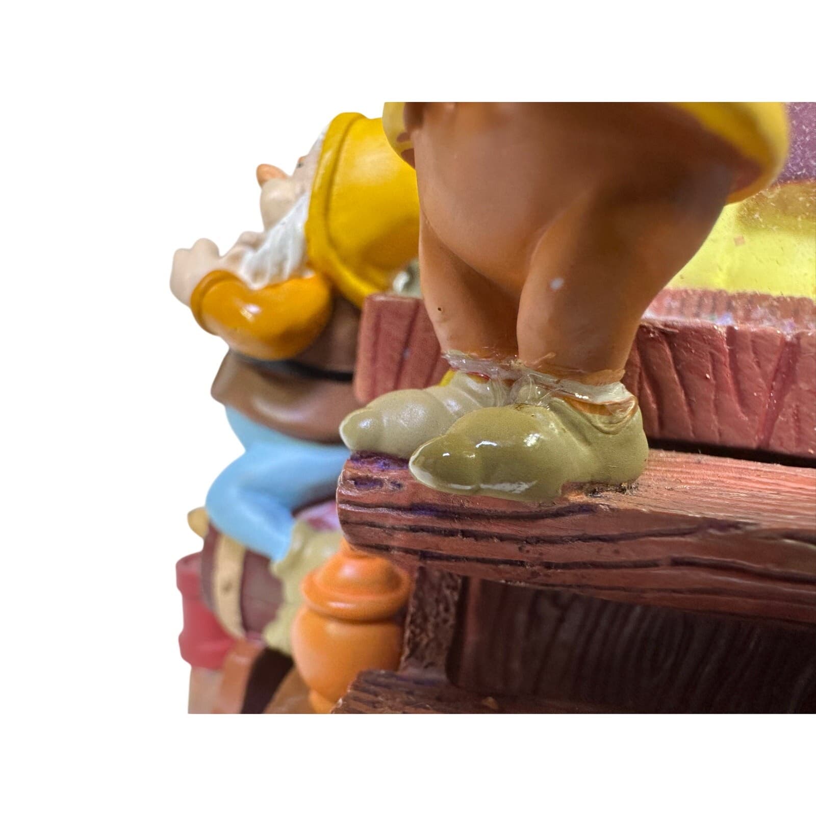Snow White and the Seven Dwarfs 1998 Musical Snow Globe 'I Whistle a Happy Tune' - Thumbnail 11