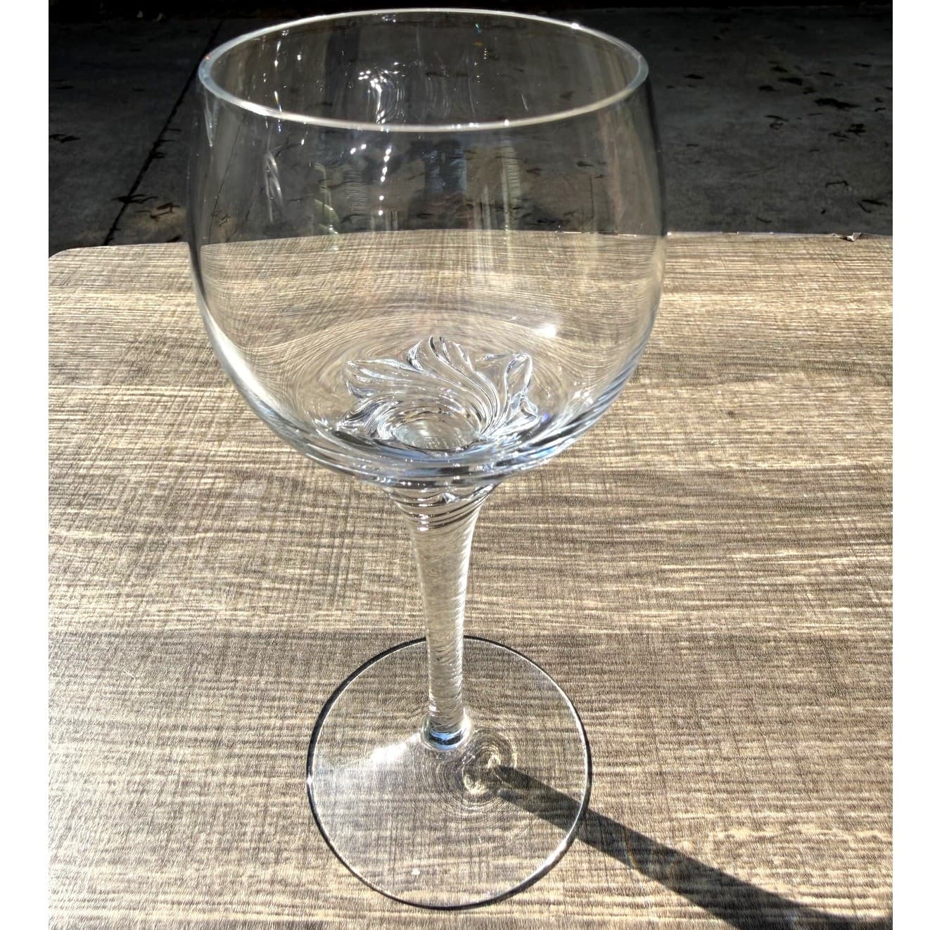 Clear Glass Wine Glasses Swirl Base Stemware 7” Elegant Vintage Barware-Set of 8 - Thumbnail 6