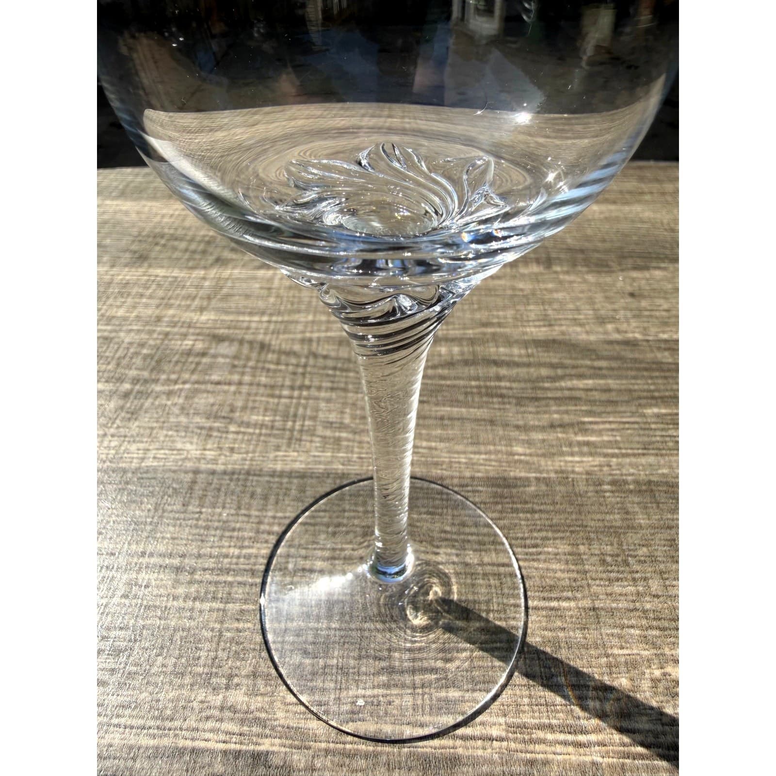 Clear Glass Wine Glasses Swirl Base Stemware 7” Elegant Vintage Barware-Set of 8 - Thumbnail 8
