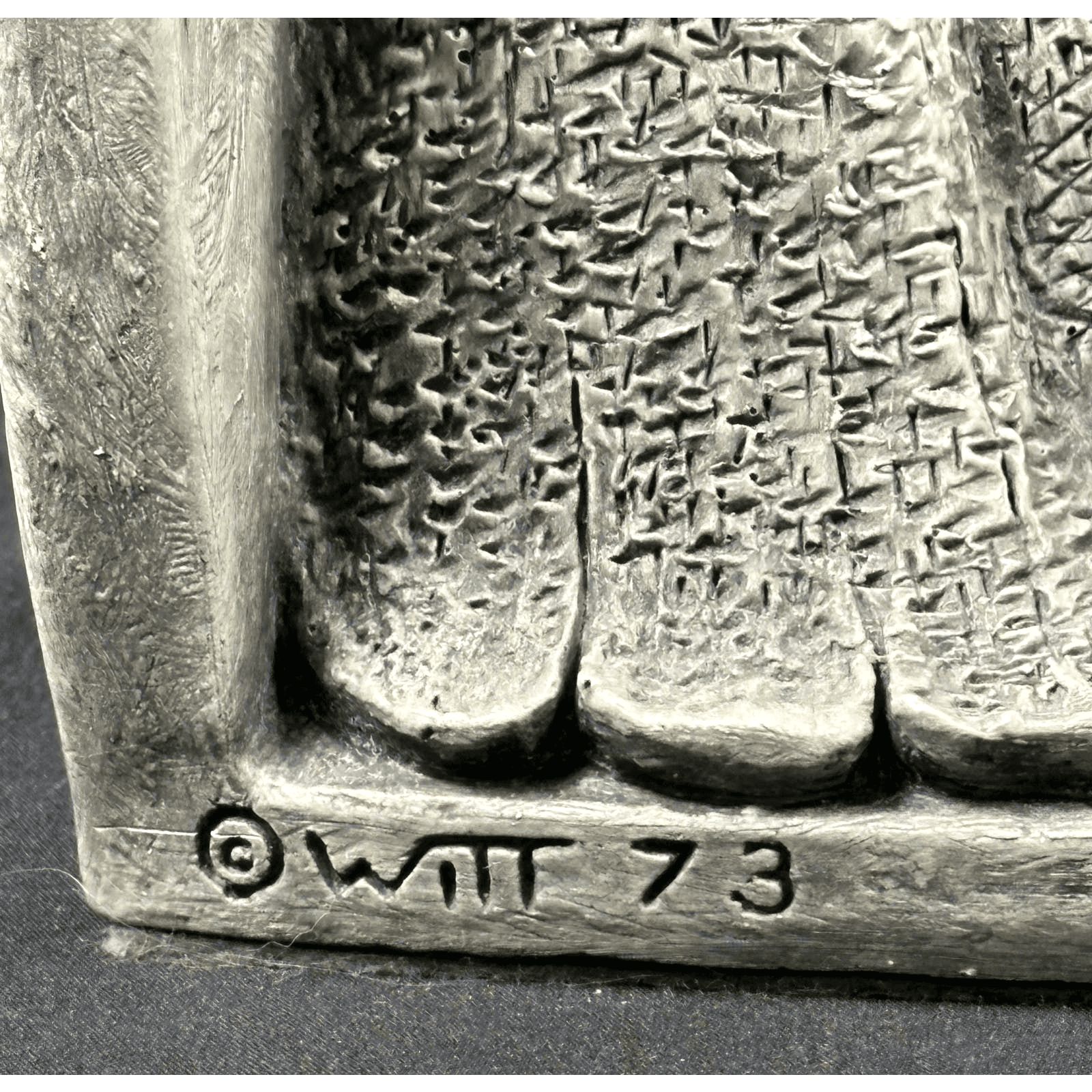 WITT 1973 Signed Fat Owl Vintage Bookends UNIQUE & RARE FIND! SET of 2 - Thumbnail 4