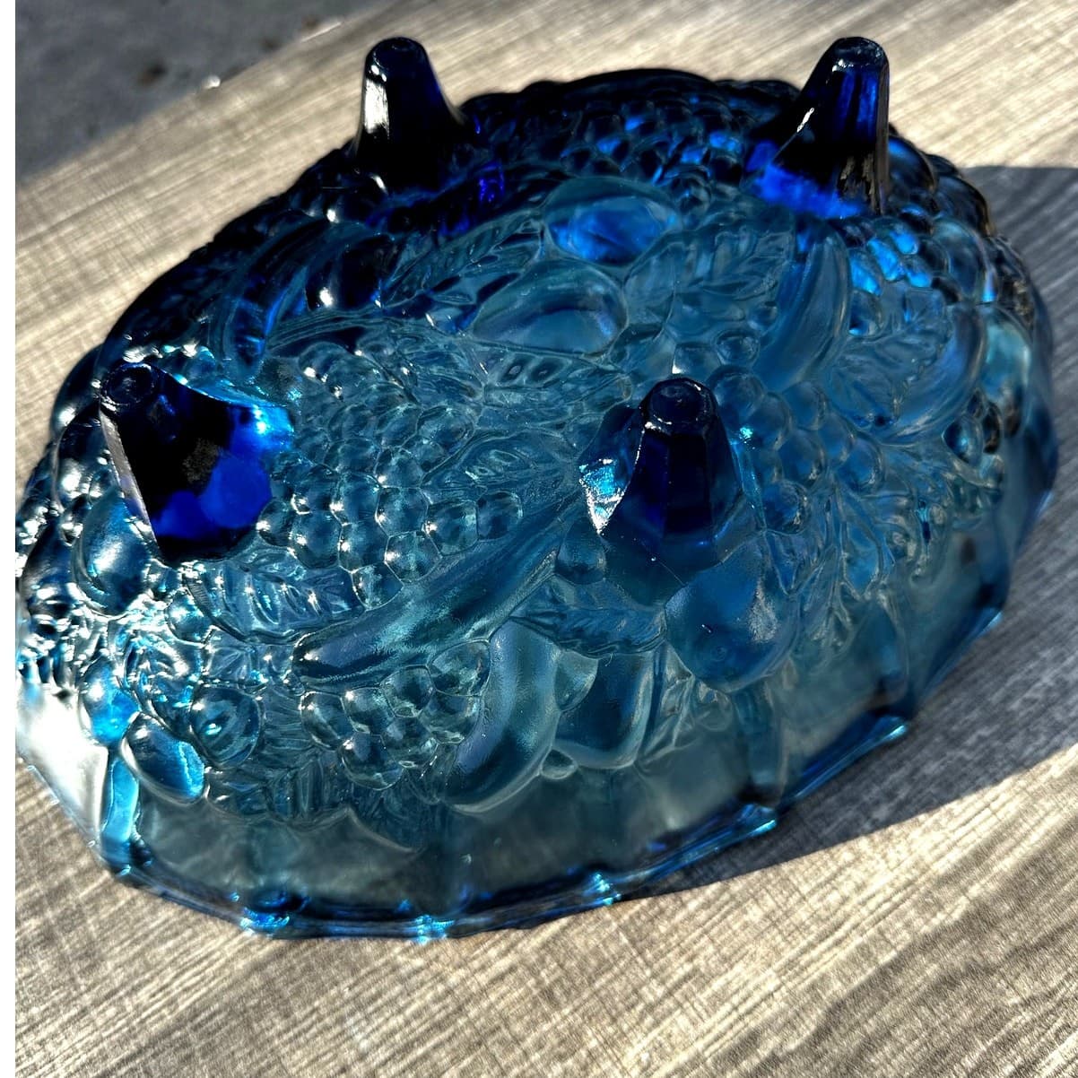 Indiana Glass Vintage Garland Blue Oval Footed Harvest Grape Centerpiece Bowl - Thumbnail 9