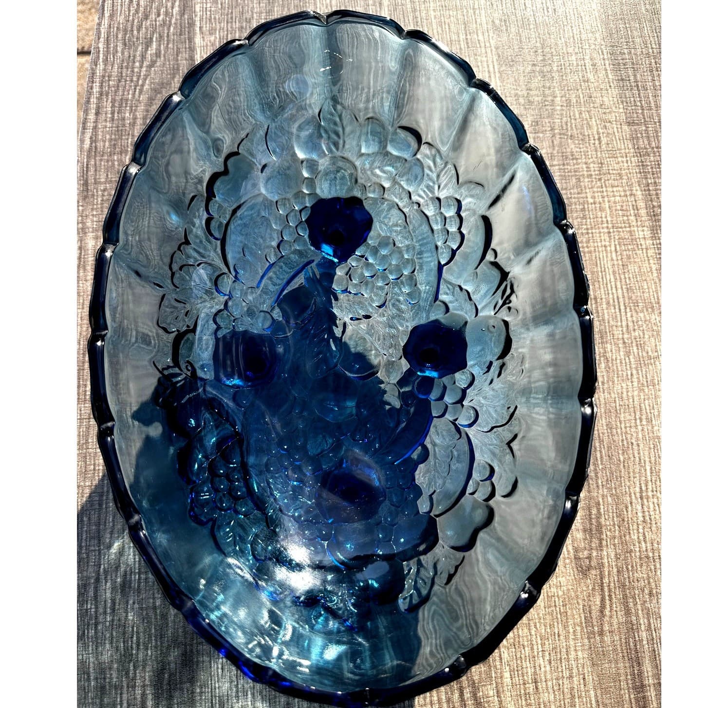 Indiana Glass Vintage Garland Blue Oval Footed Harvest Grape Centerpiece Bowl - Thumbnail 6