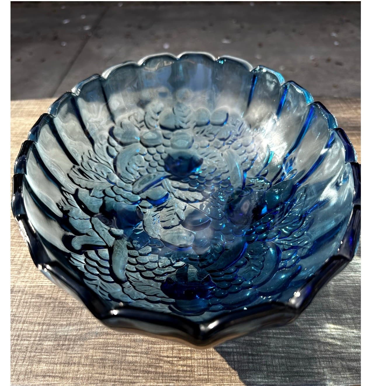 Indiana Glass Vintage Garland Blue Oval Footed Harvest Grape Centerpiece Bowl - Thumbnail 10