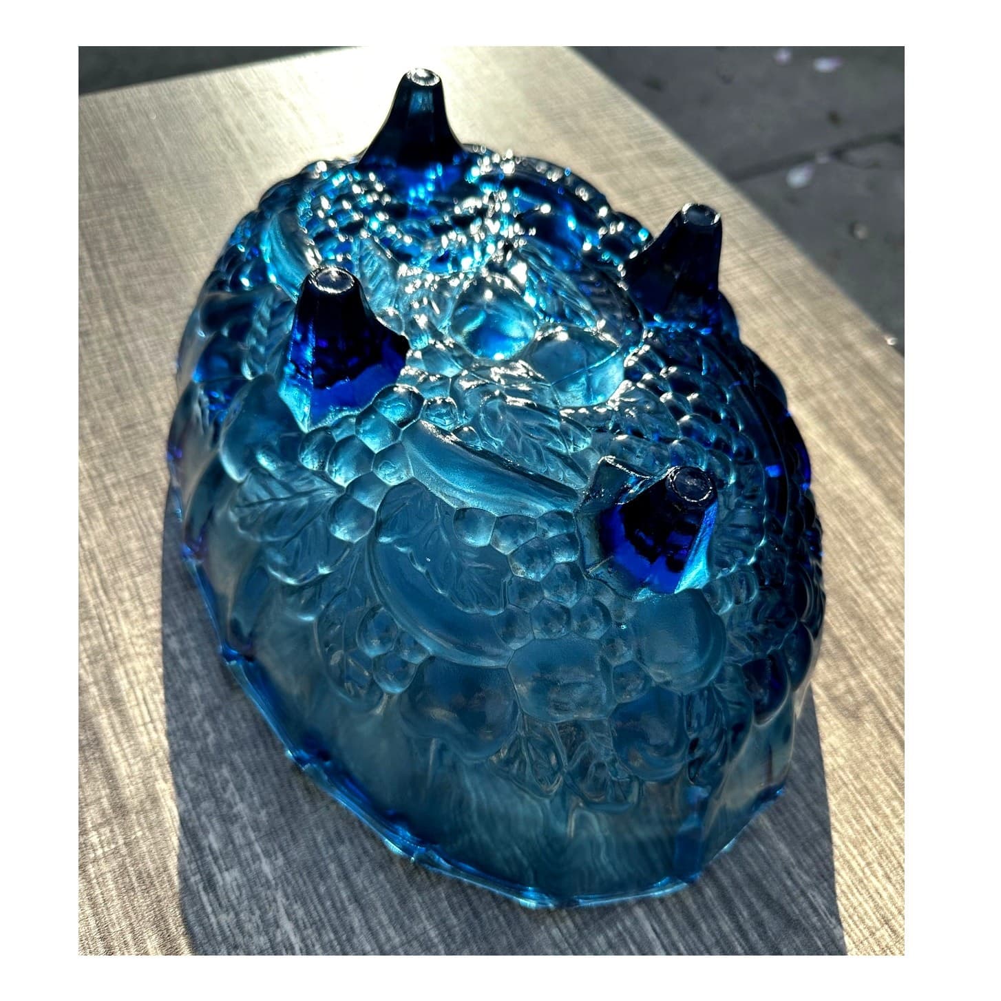Indiana Glass Vintage Garland Blue Oval Footed Harvest Grape Centerpiece Bowl - Thumbnail 4
