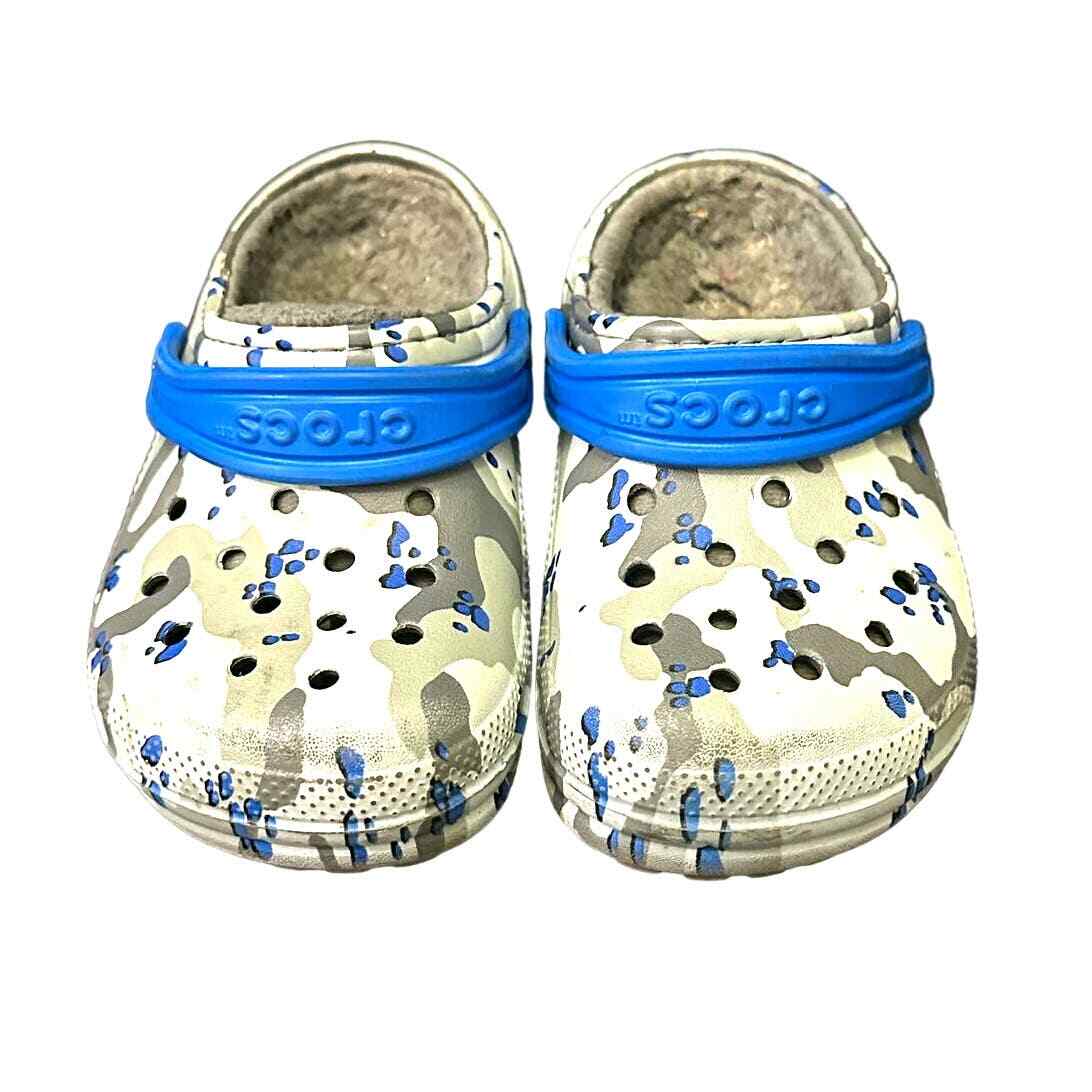 Crocs Child’s Classic Lined Gray Camo Clogs Size C-9 - Thumbnail 3