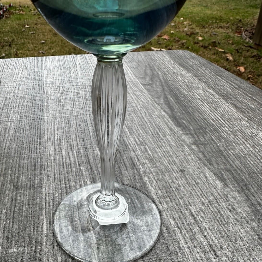 Crate & Barrel Retired 'Lyric' Light Green Ribbed Stem Water/Wine Goblets-Set 2 - Thumbnail 6