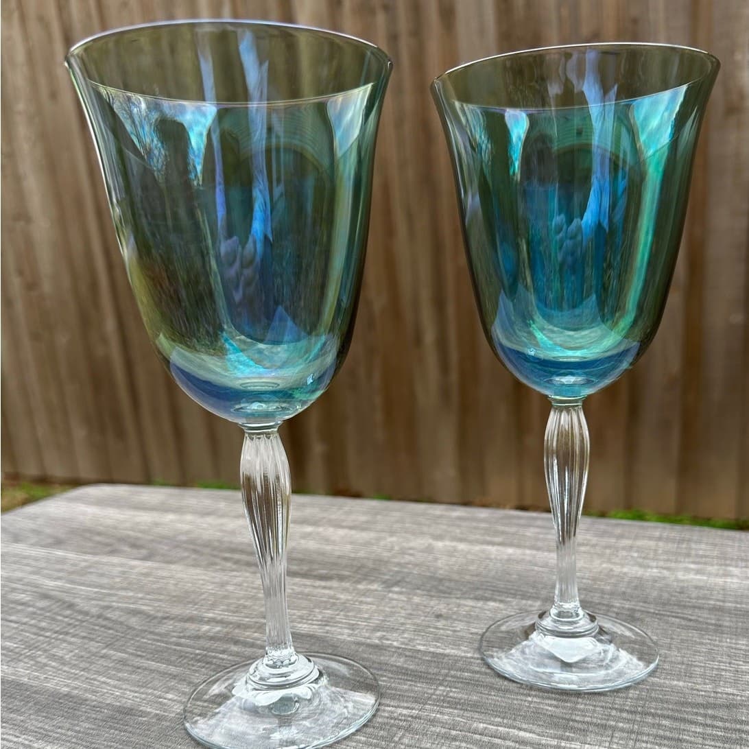Crate & Barrel Retired 'Lyric' Light Green Ribbed Stem Water/Wine Goblets-Set 2 - Thumbnail 8
