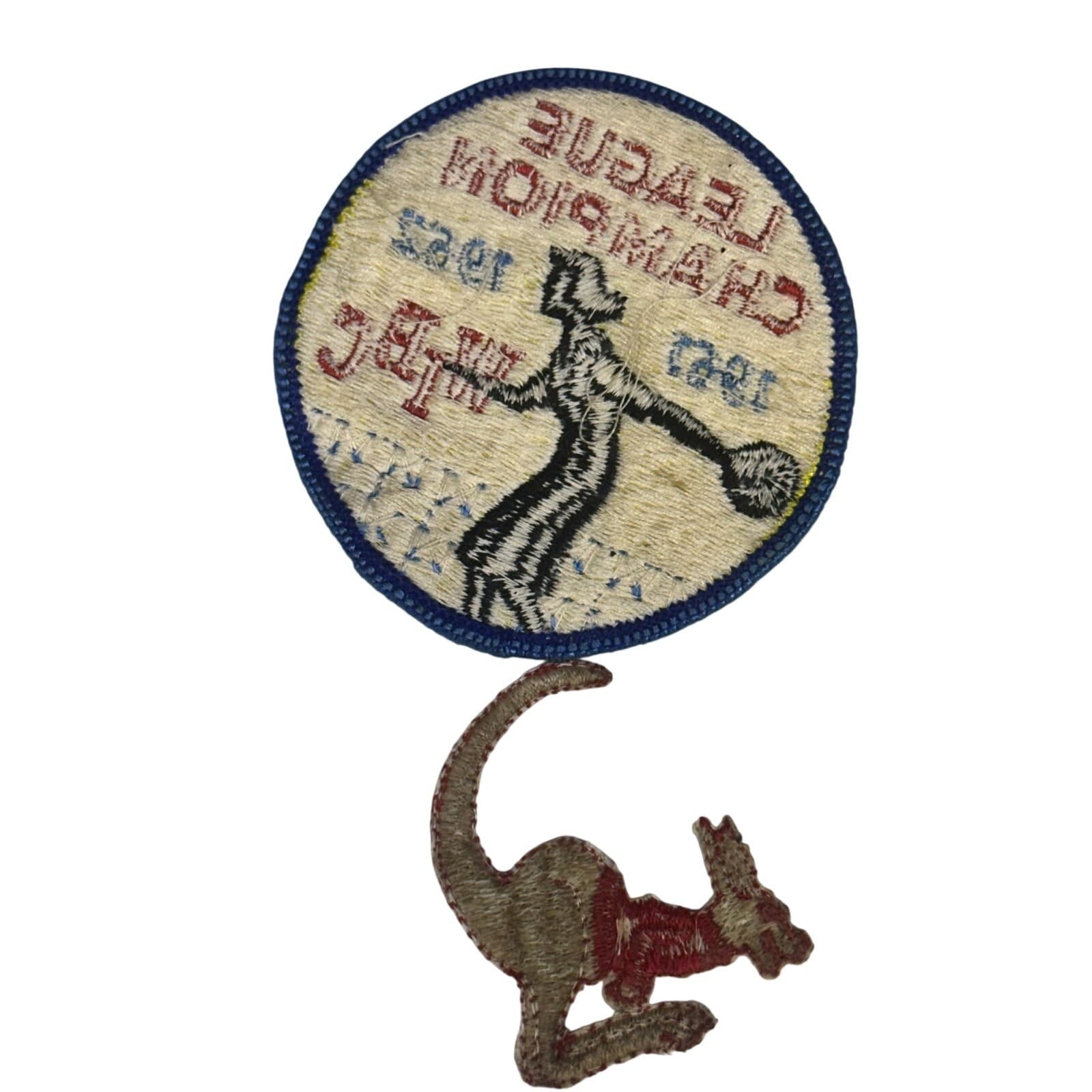2 Embroidered Cloth Patches 1961 Bowling & Kangaroo with Red Sweater Vintage - Thumbnail 4