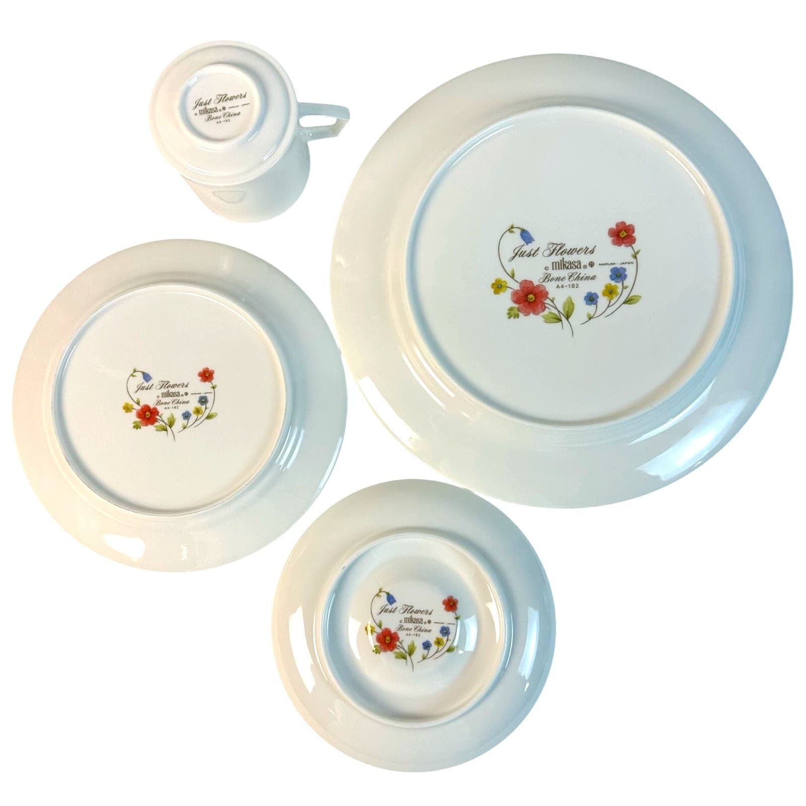 Mikasa Bone China Japan 1974-1996 Retired 'Just Flowers' 4-Piece Place Setting - Thumbnail 7
