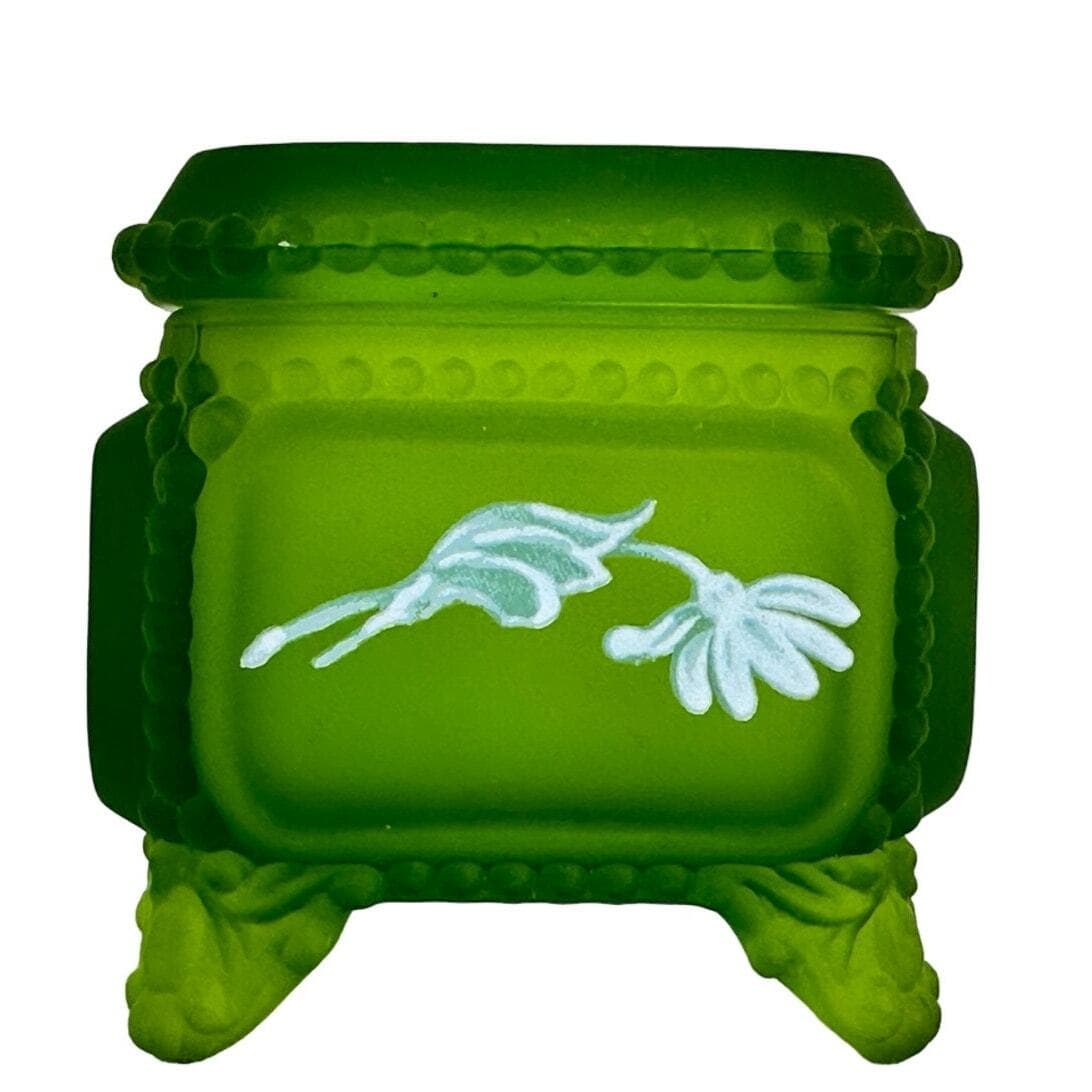 Westmoreland Green Satin Glass Trinket Box Handpainted Daisies-Vintage Excellemt - Thumbnail 4