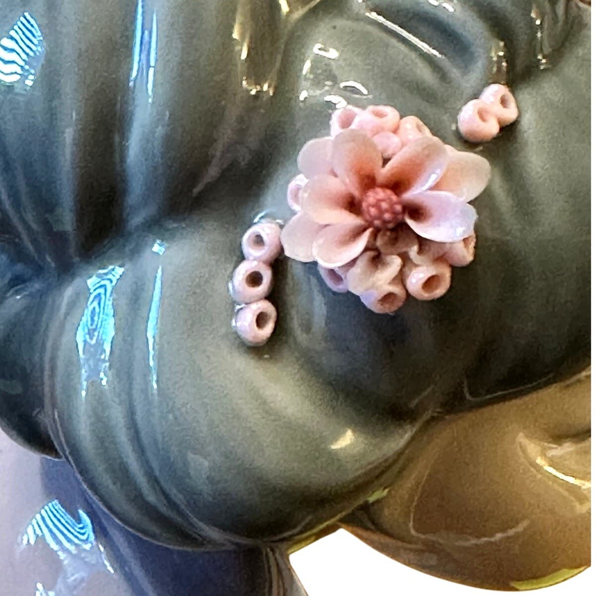 Lladro Porcelain Retired 'Madame Butterfly' 'Japanese Girl w/Fans' 4991 Figurine - Thumbnail 6