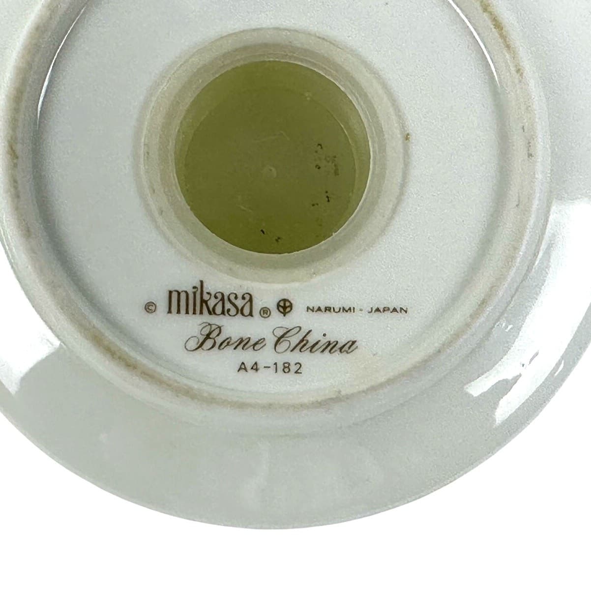 Mikasa Bone China Japan 1974-1996 Retired 'Just Flowers' Salt/Pepper Shaker Set - Thumbnail 7