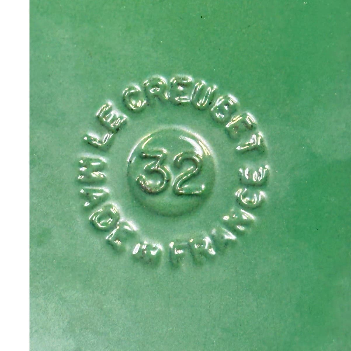 Le Creuset France #32 Oval Emerald Green 9”x12.5" Cast Iron Grill Pan/Skillet - Thumbnail 8