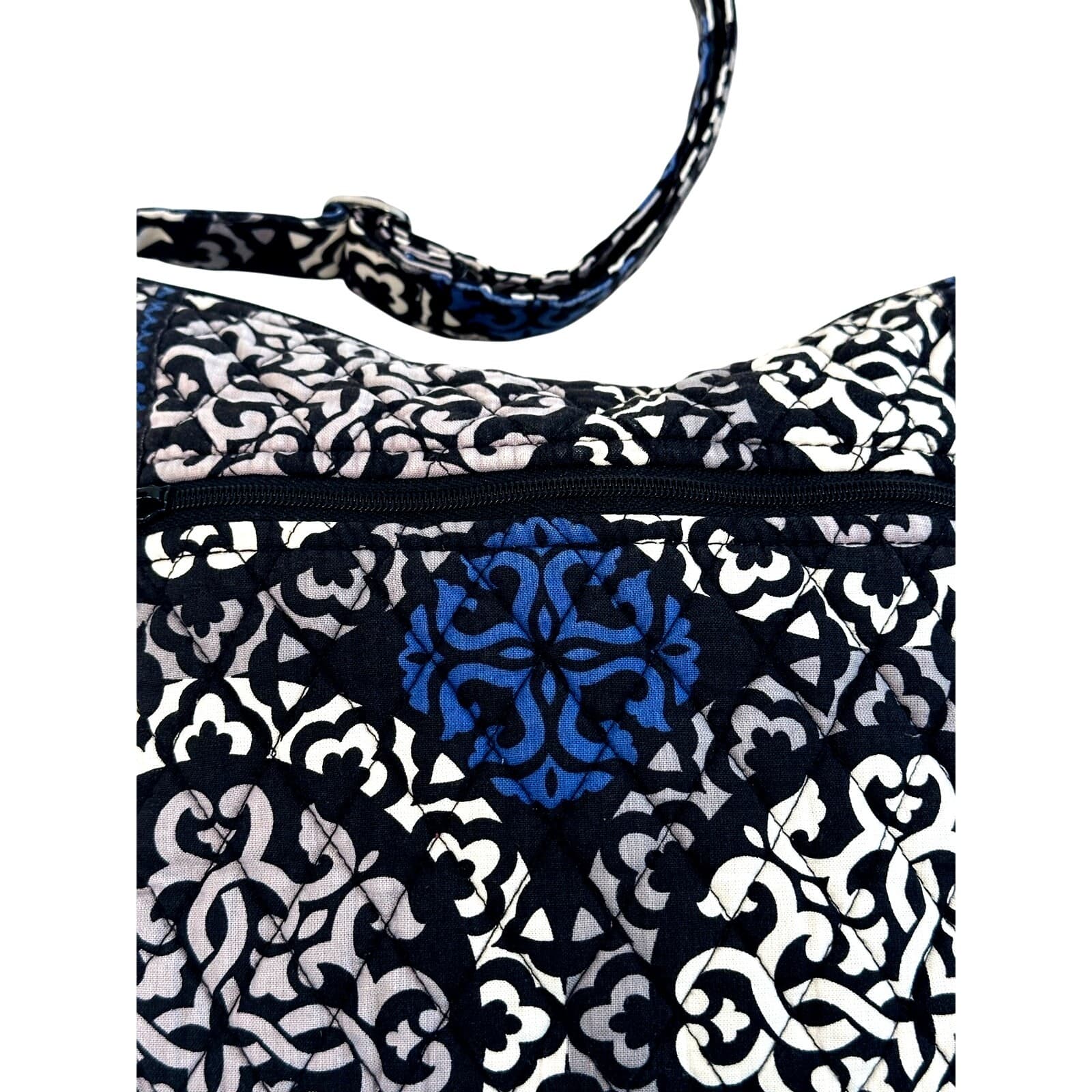Vera Bradley Retired 'Canterbury' Cobalt/Black/White Large Shoulder Bag - Thumbnail 2