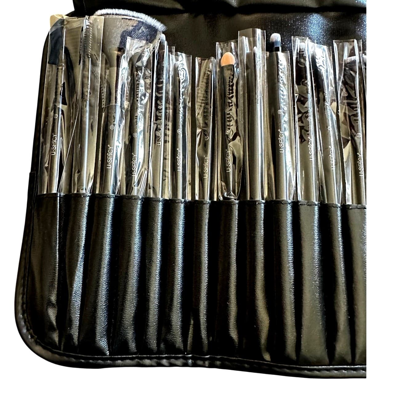 U-Spicy US-MB03 32-PC Cosmetic Makeup Brush Set with Case-NEW - Thumbnail 5
