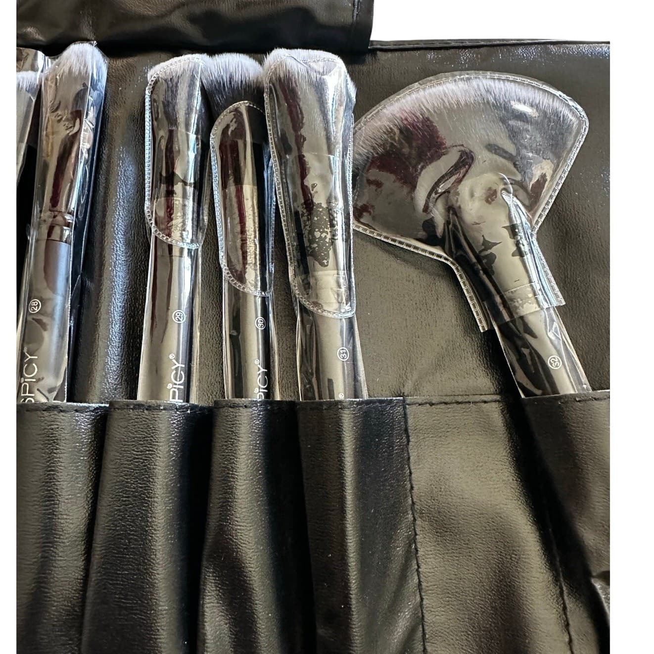 U-Spicy US-MB03 32-PC Cosmetic Makeup Brush Set with Case-NEW - Thumbnail 4