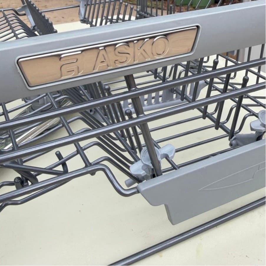 ASKO Dishwasher Upper Rack Assembly OEM DBI675THXXLS.U w/ Spray Tube - Thumbnail 3