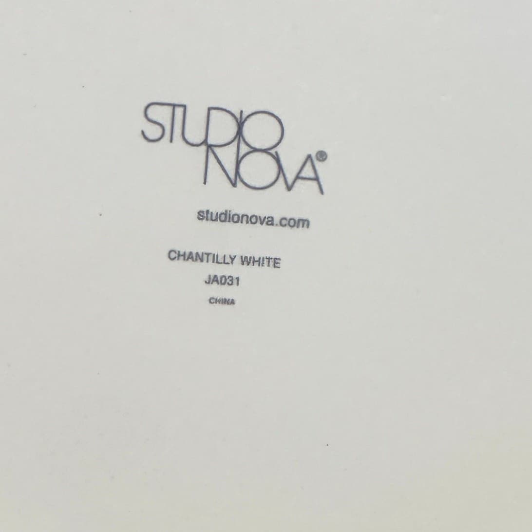 Chantilly White Graphic Studio Nova Embossed 13" Large Round Serving Platter - Thumbnail 4