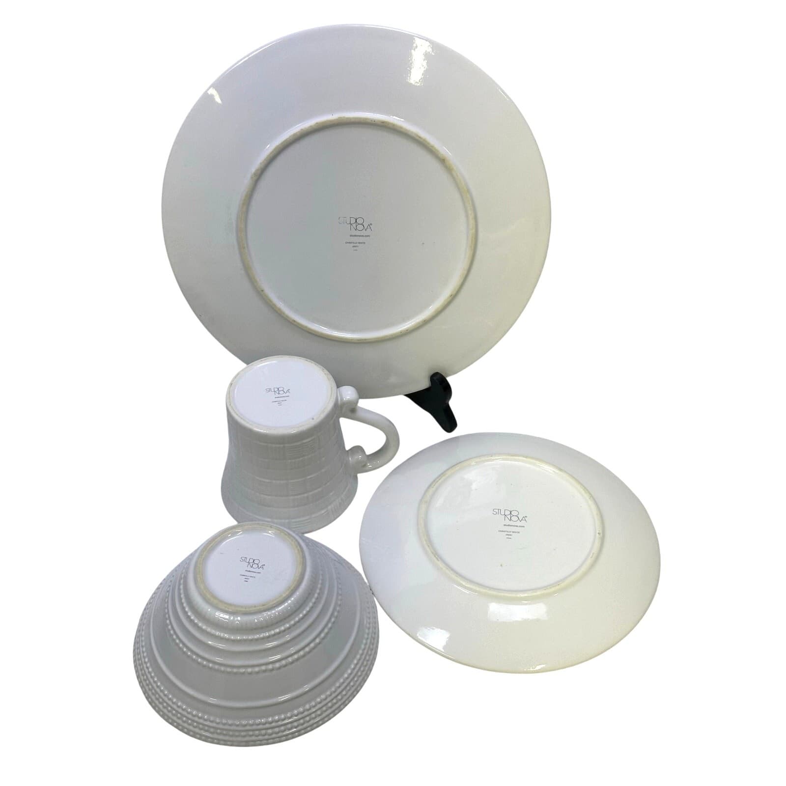 'Chantilly White' Graphic Studio Nova Embossed Dinnerware 4-Piece Place Setting - Thumbnail 4