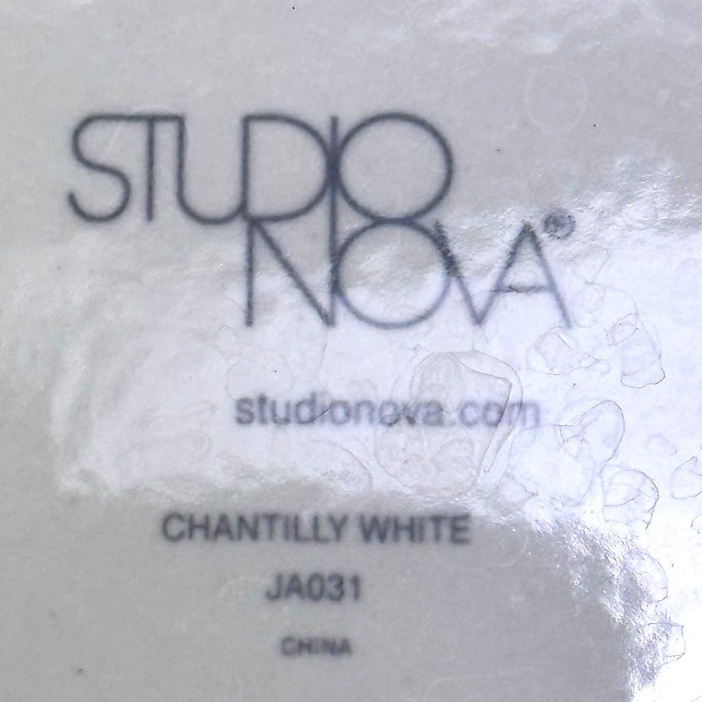 'Chantilly White' Graphic Studio Nova Embossed Dinnerware 4-Piece Place Setting - Thumbnail 5