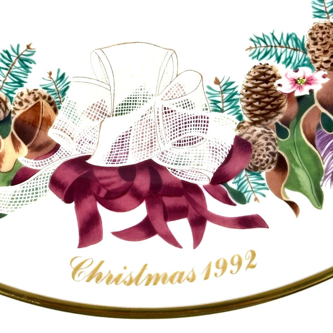 Lenox Limited Edition 1991 and 1992 Colonial Christmas Wreath Issue-Set of 2 - Thumbnail 3