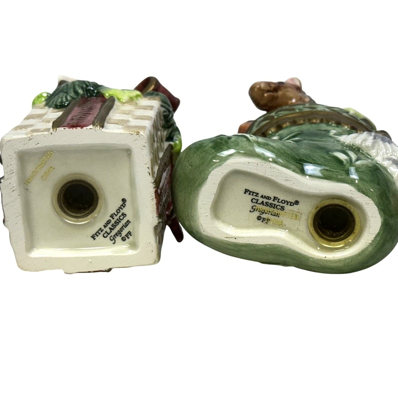 Fitz and Floyd Classics 'Gregorian' 2005 Salt/Pepper Shaker Set-in Box-Excellent - Thumbnail 5