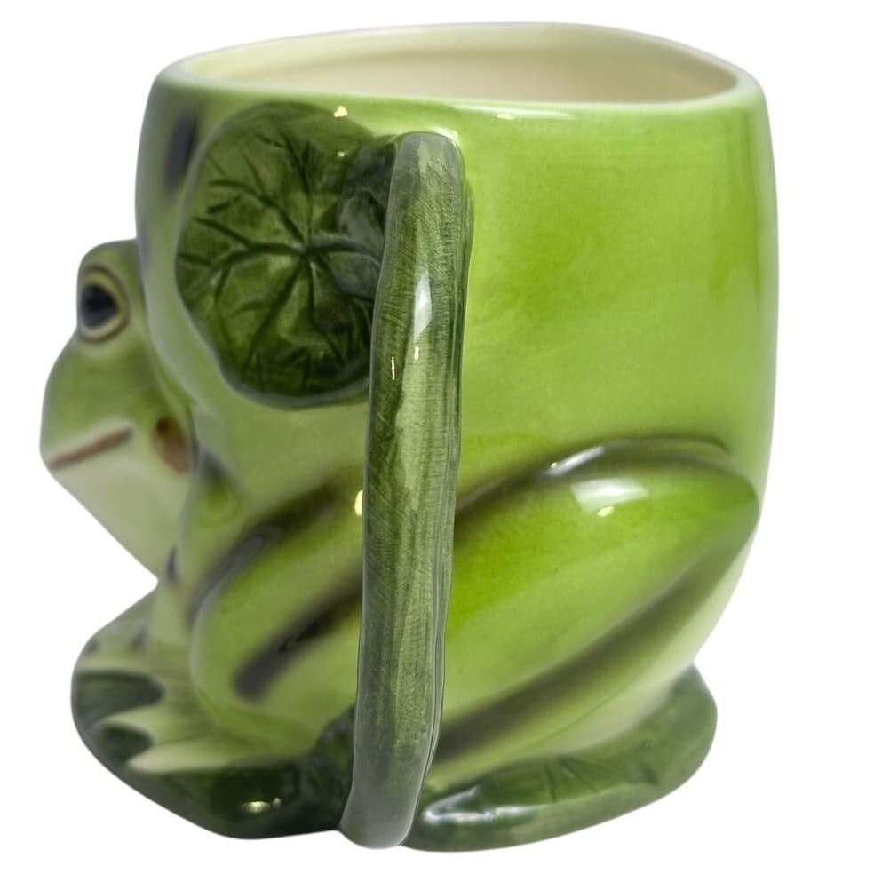 Takahashi Hand Painted Unique and Cute as Can Be Frog Plate and Mug Set-Adorable - Thumbnail 9