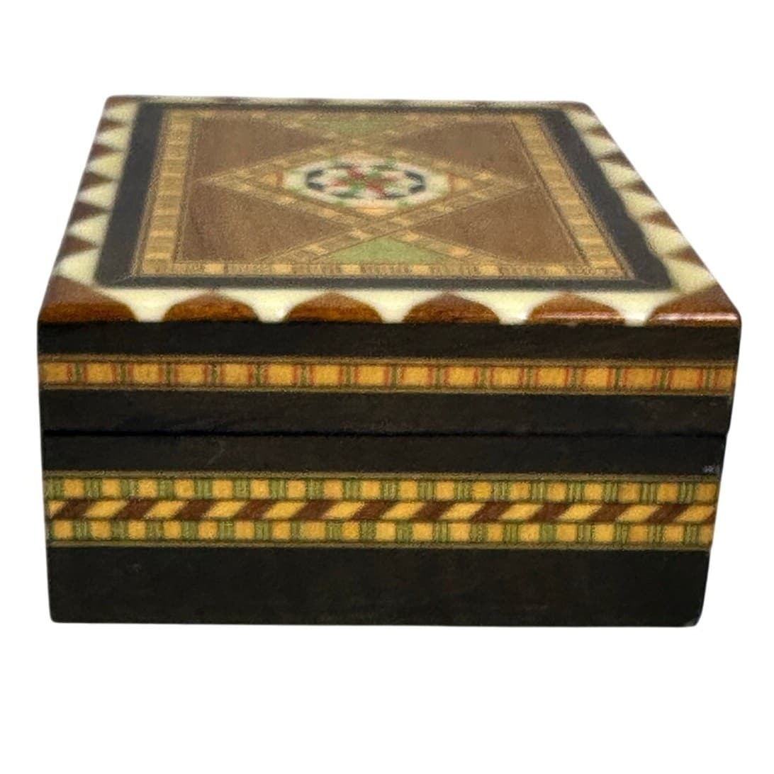 Exceptional Marquetry Inlaid Wooden Mosaic Jewelry Trinket Box 4.75 x 4 x 2 Nice - Thumbnail 4