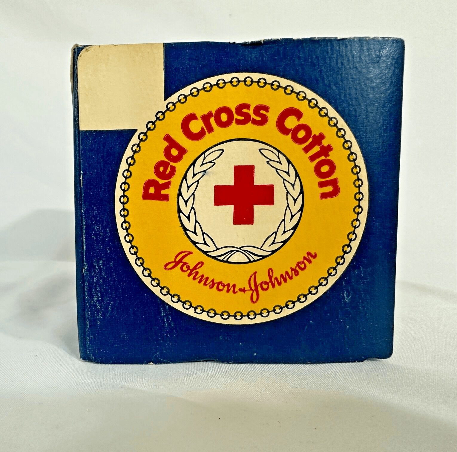 Economy Size Johnson and Johnson Red Cross Cotton Balls NOS Vintage - Thumbnail 5