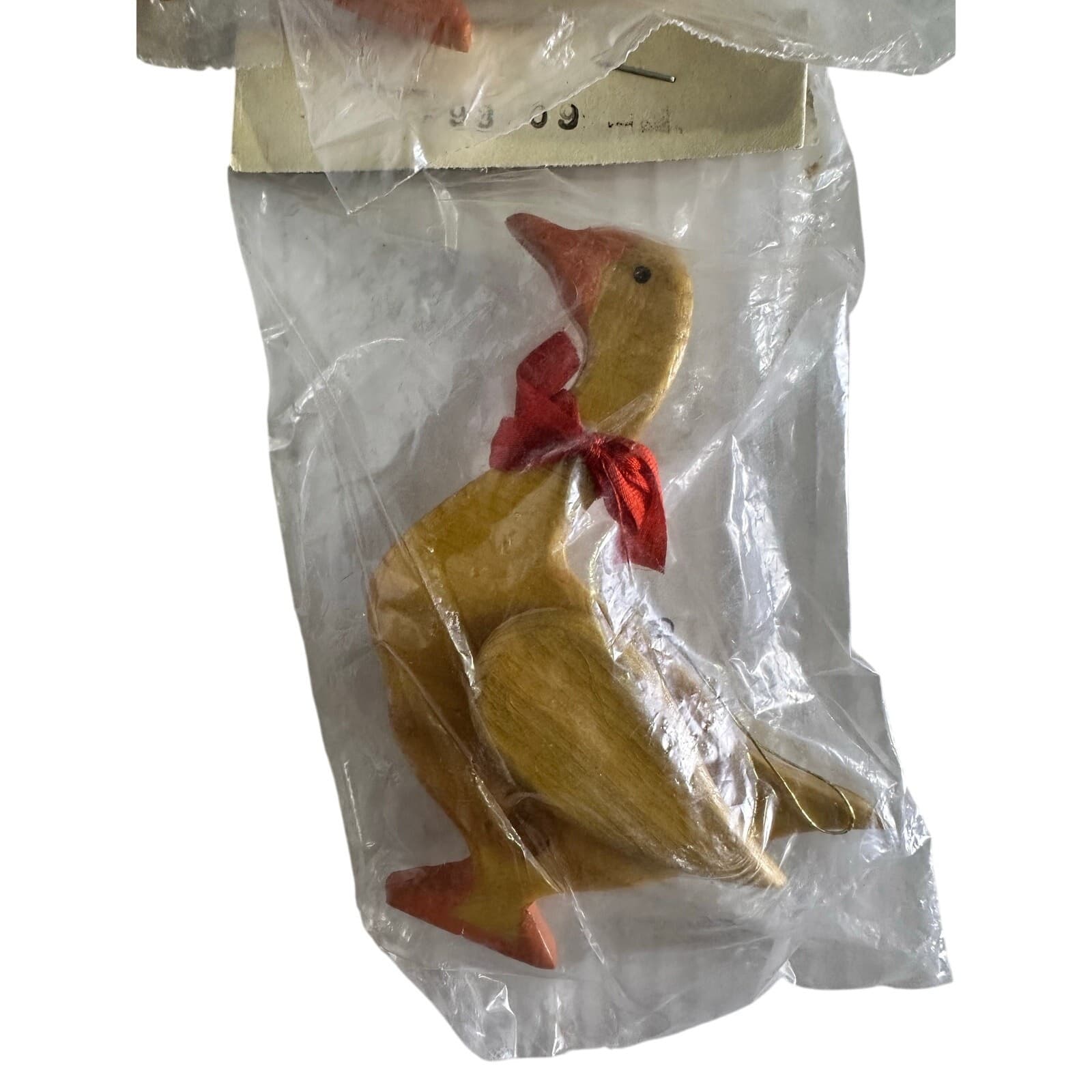 Lot of 4 Vintage Wood Geese Ornaments in Original Package NOS - Thumbnail 2