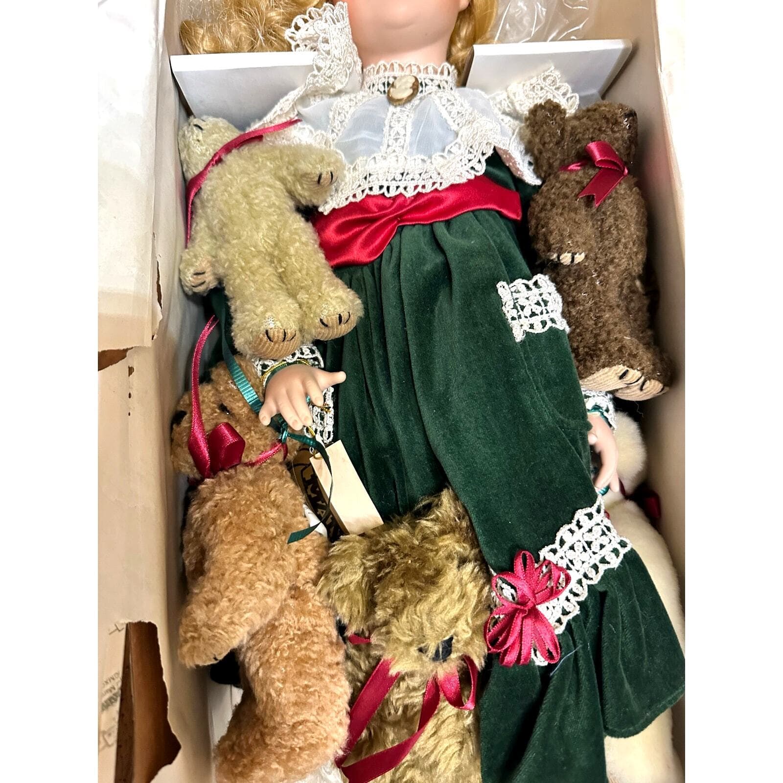 Connoisseur Collection Doll by Seymour Mann 1997 "The Bear Collector" NEW in Box - Thumbnail 4