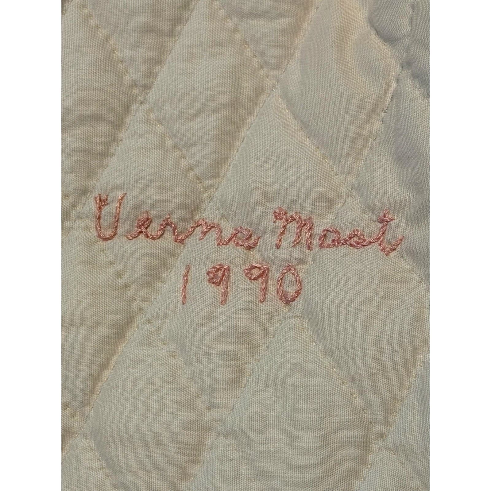 Vintage Handmade Lone Star Quilt Signed 1970 92x102 Hand Quilted Heirloom - Thumbnail 7
