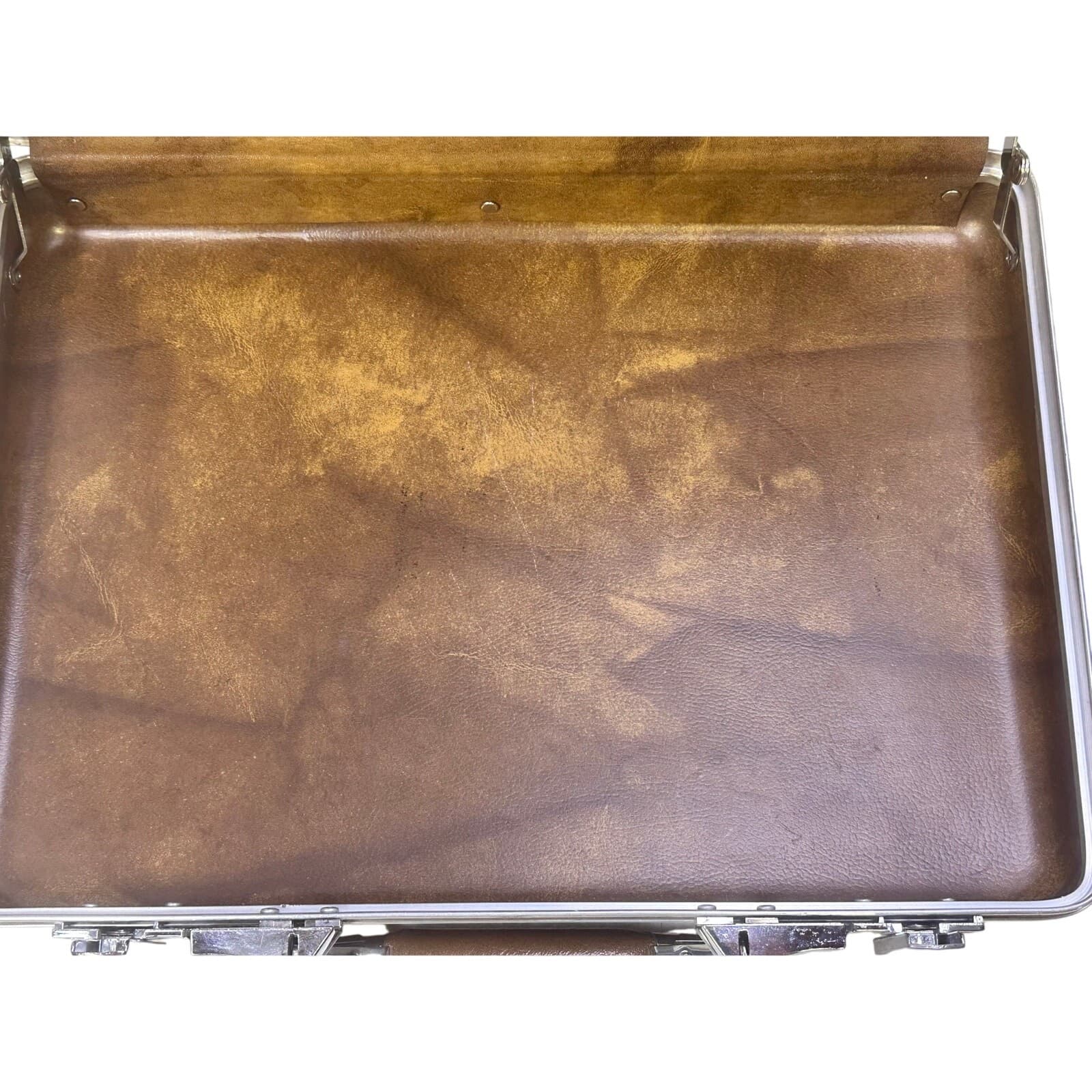 American Tourister Escort Vintage 1970's Hard Shell Briefcase/Attache Case - Thumbnail 8