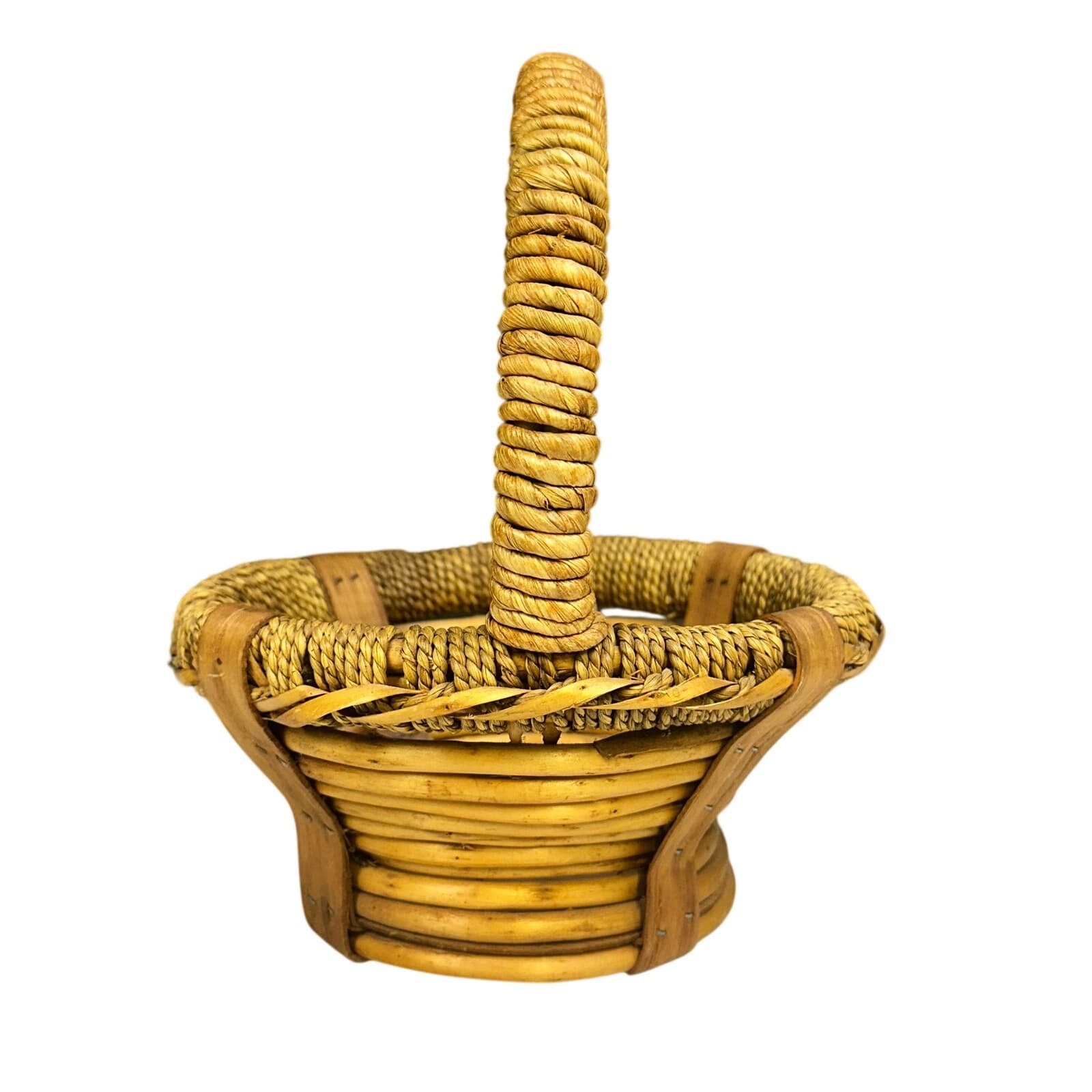 Woven Wicker Rattan Decorative Rustic Gift Basket with Handle - Thumbnail 3